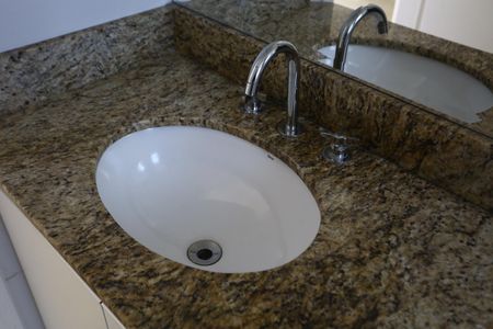 Apartamento para alugar com 98m², 2 quartos e 2 vagasBanheiro da Suíte