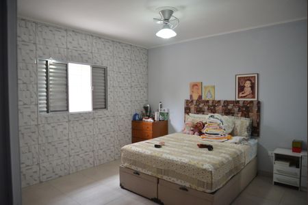 Casa à venda com 200m², 2 quartos e 4 vagasQuarto 2