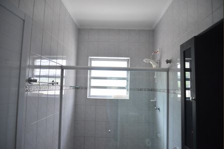 Casa à venda com 200m², 2 quartos e 4 vagasBanheiro Social
