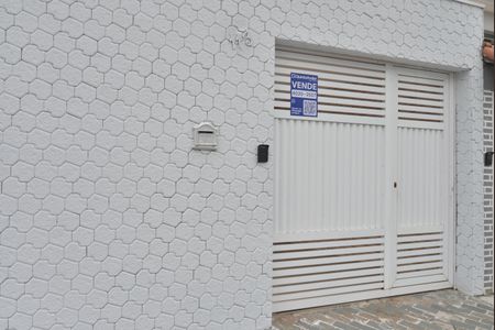 Casa à venda com 200m², 2 quartos e 4 vagasFachada