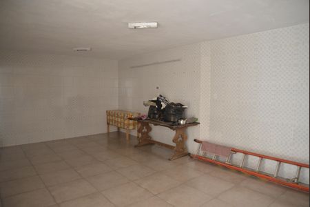 Casa à venda com 200m², 2 quartos e 4 vagasQuarto de Serviço