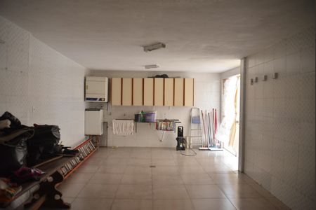 Casa à venda com 200m², 2 quartos e 4 vagasQuarto de Serviço