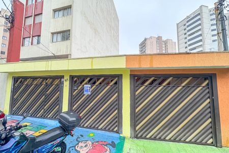 Casa à venda com 222m², 3 quartos e 3 vagas Casa à venda com 222m², 3 quartos e 3 vagasFachada