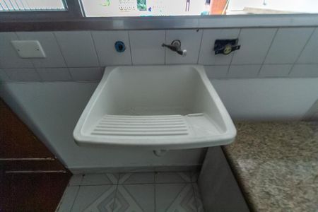 Casa à venda com 222m², 3 quartos e 3 vagas Casa à venda com 222m², 3 quartos e 3 vagasÁrea de Serviço