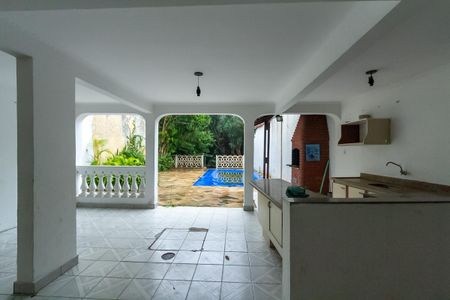 Casa à venda com 222m², 3 quartos e 3 vagas Casa à venda com 222m², 3 quartos e 3 vagasChurrasqueira