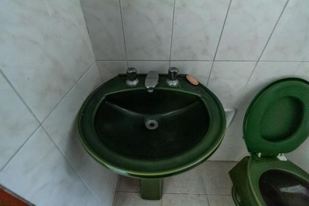 Casa à venda com 222m², 3 quartos e 3 vagas Casa à venda com 222m², 3 quartos e 3 vagasBanheiro Churrasqueira