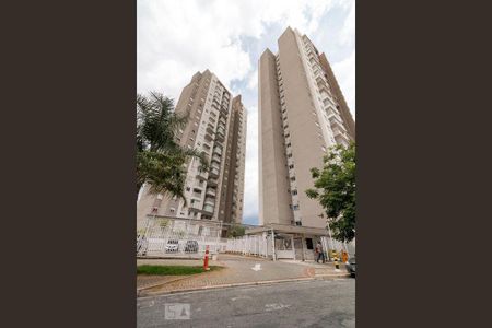Apartamento para alugar com 57m², 2 quartos e 1 vaga Apartamento para alugar com 57m², 2 quartos e 1 vagaFachada