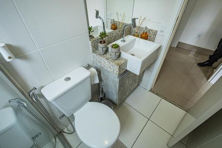 Apartamento à venda com 70m², 2 quartos e 1 vaga Apartamento à venda com 70m², 2 quartos e 1 vagaBanheiro