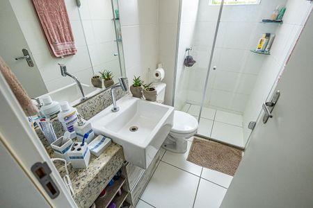 Apartamento à venda com 70m², 2 quartos e 1 vaga Apartamento à venda com 70m², 2 quartos e 1 vagaBanheiro Suíte