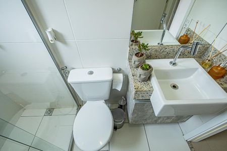Apartamento à venda com 70m², 2 quartos e 1 vaga Apartamento à venda com 70m², 2 quartos e 1 vagaBanheiro