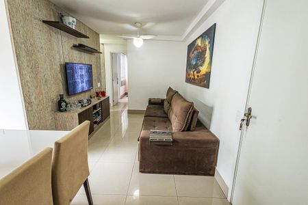 Apartamento à venda com 70m², 2 quartos e 1 vaga Apartamento à venda com 70m², 2 quartos e 1 vagaSala