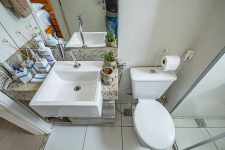 Apartamento à venda com 70m², 2 quartos e 1 vaga Apartamento à venda com 70m², 2 quartos e 1 vagaBanheiro Suíte