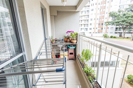 Apartamento à venda com 70m², 2 quartos e 1 vaga Apartamento à venda com 70m², 2 quartos e 1 vagaVaranda e area de serviço