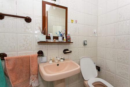 Casa à venda com 115m², 5 quartos e 2 vagas Casa à venda com 115m², 5 quartos e 2 vagasCasa 2 - Banheiro da Suíte