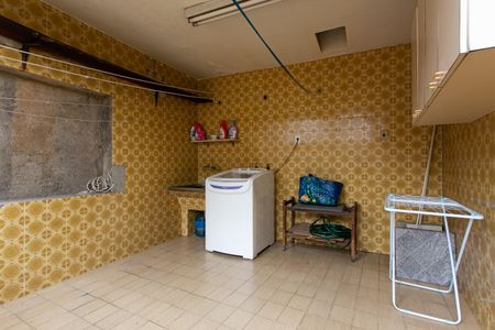 Casa à venda com 115m², 5 quartos e 2 vagas Casa à venda com 115m², 5 quartos e 2 vagasCasa 1 - Área de Serviço