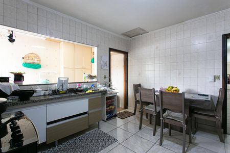 Casa à venda com 115m², 5 quartos e 2 vagas Casa à venda com 115m², 5 quartos e 2 vagasCasa 2 - Cozinha