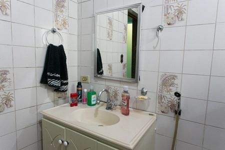 Casa à venda com 115m², 5 quartos e 2 vagas Casa à venda com 115m², 5 quartos e 2 vagasCasa 1 - Banheiro Social