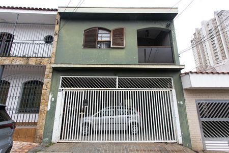 Casa à venda com 115m², 5 quartos e 2 vagas Casa à venda com 115m², 5 quartos e 2 vagasFachada