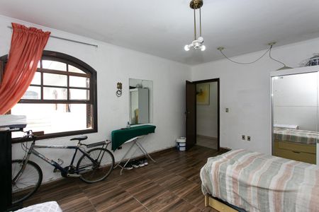 Casa à venda com 115m², 5 quartos e 2 vagas Casa à venda com 115m², 5 quartos e 2 vagasCasa 2 - Quarto