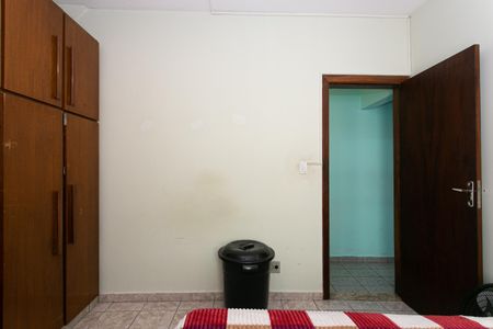 Casa à venda com 115m², 5 quartos e 2 vagas Casa à venda com 115m², 5 quartos e 2 vagasCasa 1 - Quarto 1