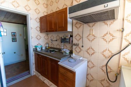 Apartamento à venda com 120m², 3 quartos e sem vaga Apartamento à venda com 120m², 3 quartos e sem vagaCozinha e Área de Serviço