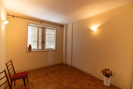 Apartamento à venda com 120m², 3 quartos e sem vaga Apartamento à venda com 120m², 3 quartos e sem vagaSala