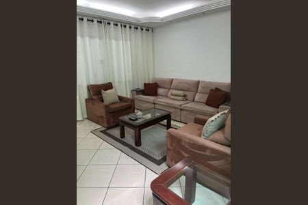 Casa à venda com 196m², 4 quartos e 2 vagasSala