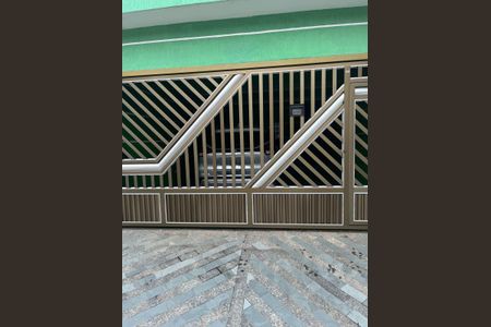 Casa à venda com 196m², 4 quartos e 2 vagasFachada