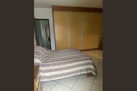 Casa à venda com 196m², 4 quartos e 2 vagasQuarto 1