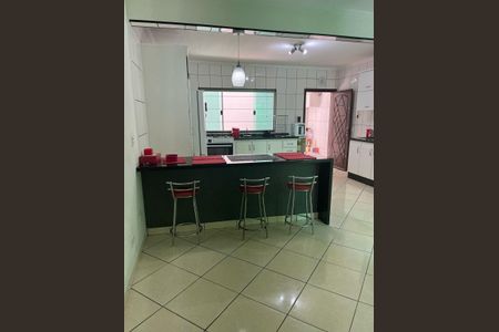 Casa à venda com 196m², 4 quartos e 2 vagasCozinha