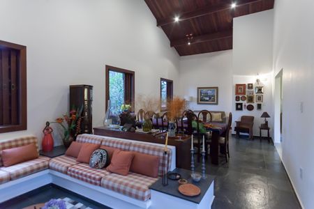 Casa de condomínio para alugar com 2600m², 4 quartos e 6 vagassala