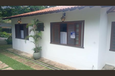 Casa de condomínio para alugar com 2600m², 4 quartos e 6 vagasplaquinha instalada