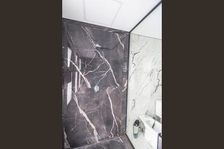 Apartamento à venda com 344m², 3 quartos e 4 vagasDetalhe do Banheiro da Suite