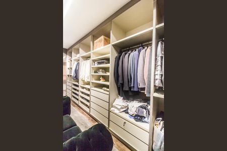 Apartamento à venda com 344m², 3 quartos e 4 vagasCloset da suíte 1