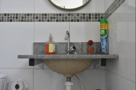 Apartamento à venda com 74m², 2 quartos e 1 vagaBanheiro de serviço