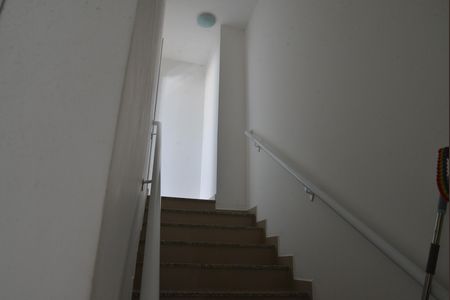 Apartamento à venda com 74m², 2 quartos e 1 vagaEscada
