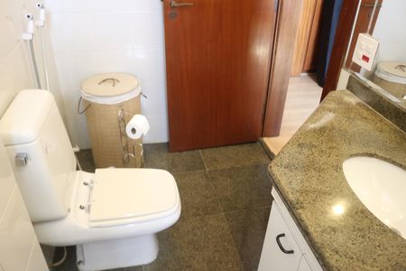 Apartamento à venda com 317m², 4 quartos e 3 vagasBanheiro da Suíte 3