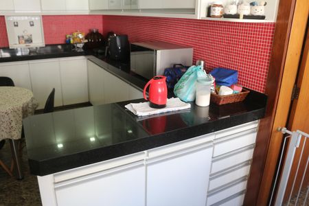 Apartamento à venda com 317m², 4 quartos e 3 vagasCozinha