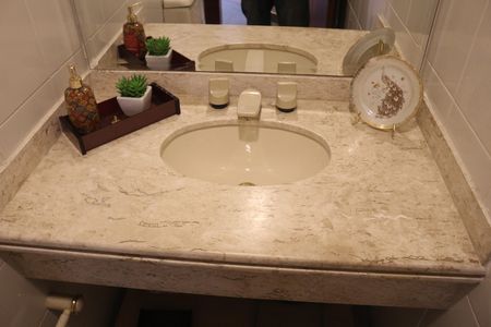 Apartamento à venda com 317m², 4 quartos e 3 vagasLavabo da sala