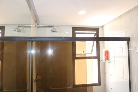 Apartamento à venda com 317m², 4 quartos e 3 vagasBanheiro da Suíte 3