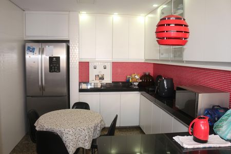 Apartamento à venda com 317m², 4 quartos e 3 vagasCozinha