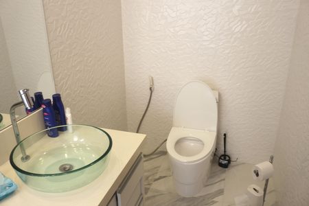 Apartamento à venda com 317m², 4 quartos e 3 vagasBanheiro da Suíte 1
