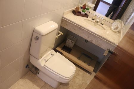 Apartamento à venda com 317m², 4 quartos e 3 vagasLavabo da sala