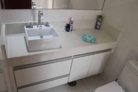 Apartamento à venda com 317m², 4 quartos e 3 vagasBanheiro da Suíte 2