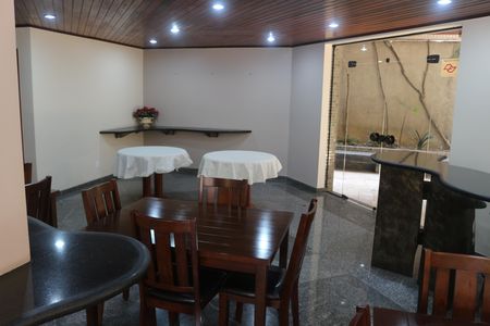 Apartamento à venda com 317m², 4 quartos e 3 vagasÁrea comum - Salão de festas