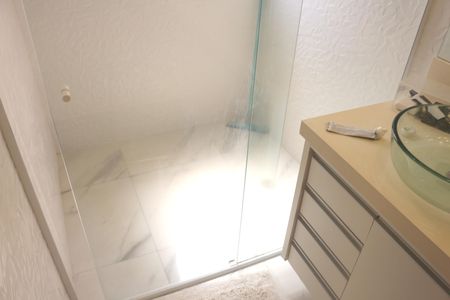 Apartamento à venda com 317m², 4 quartos e 3 vagasBanheiro da Suíte 1