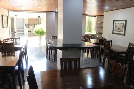 Apartamento à venda com 317m², 4 quartos e 3 vagasÁrea comum - Salão de festas