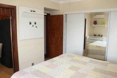 Apartamento à venda com 317m², 4 quartos e 3 vagasQuarto 1