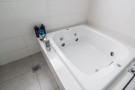 Apartamento à venda com 282m², 3 quartos e 5 vagasDetalhe do Banheiro da Suite