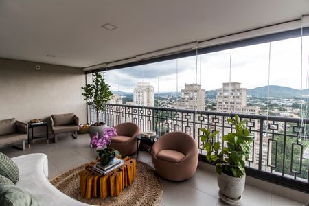 Apartamento à venda com 282m², 3 quartos e 5 vagasVaranda